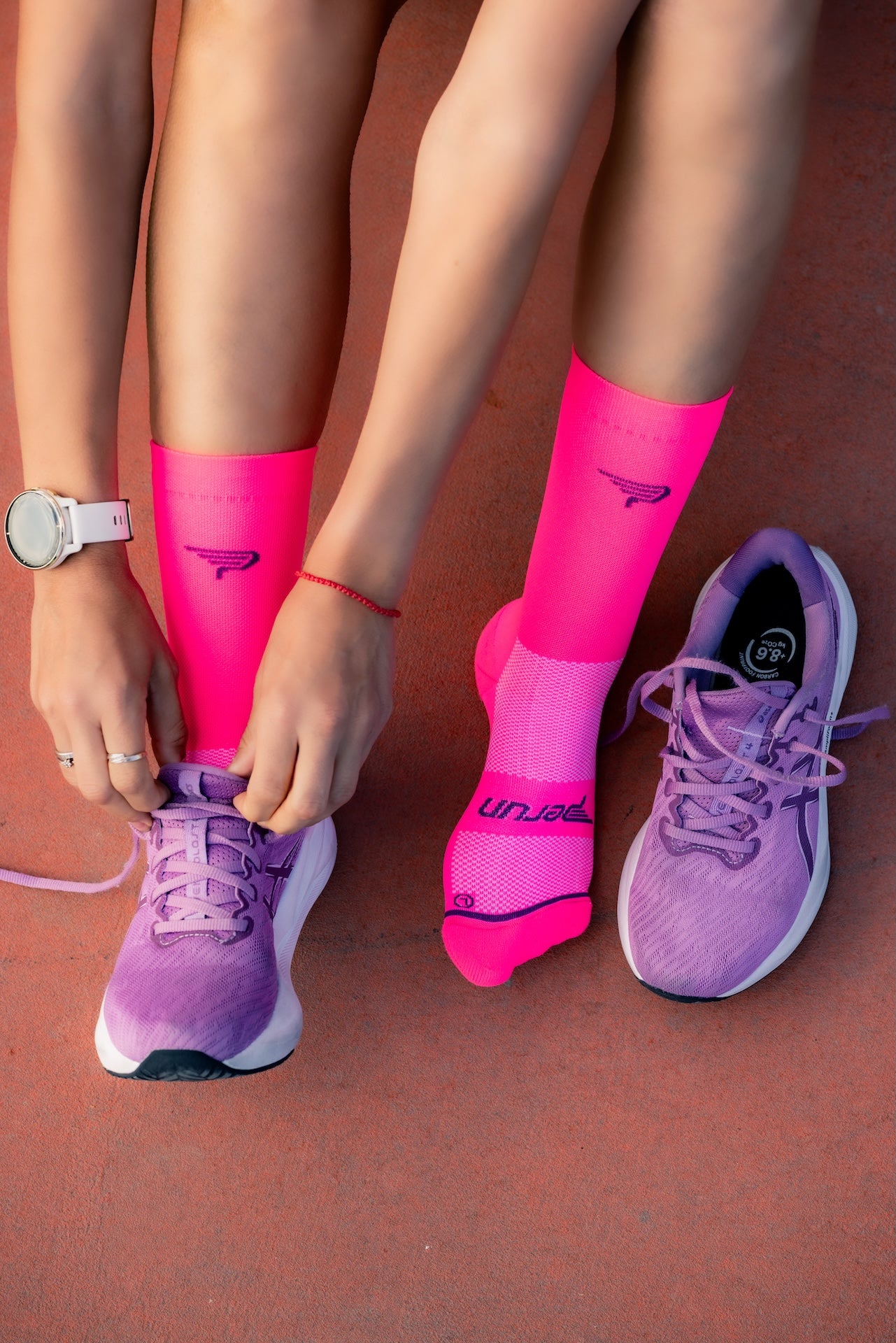 Perun Pure Pink čarape za trčanje neon roze minimalističke